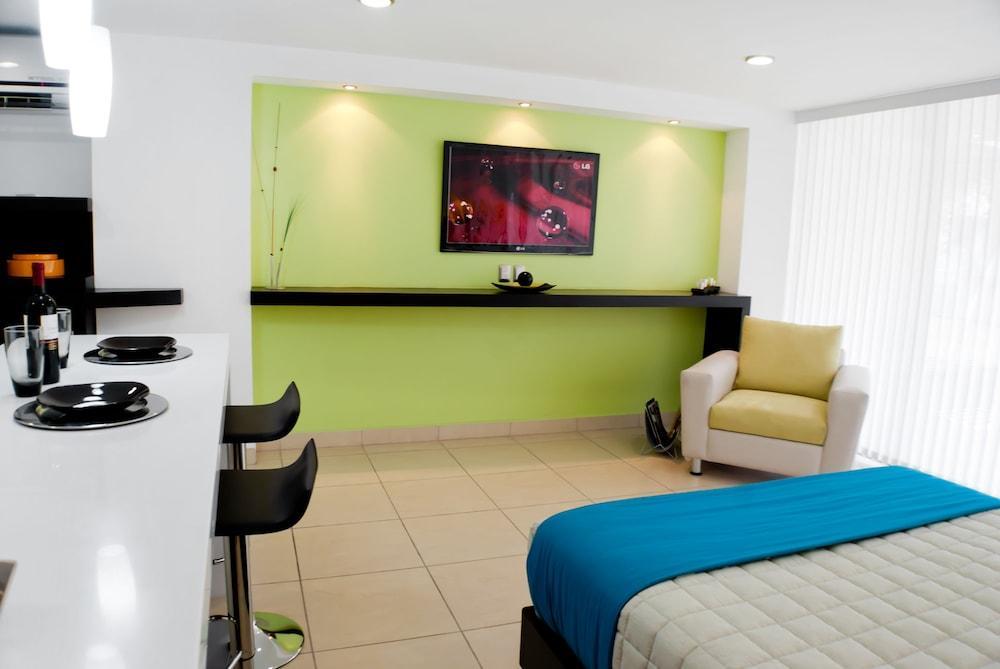 Ramada By Wyndham Acapulco Hotel & Suites Dış mekan fotoğraf