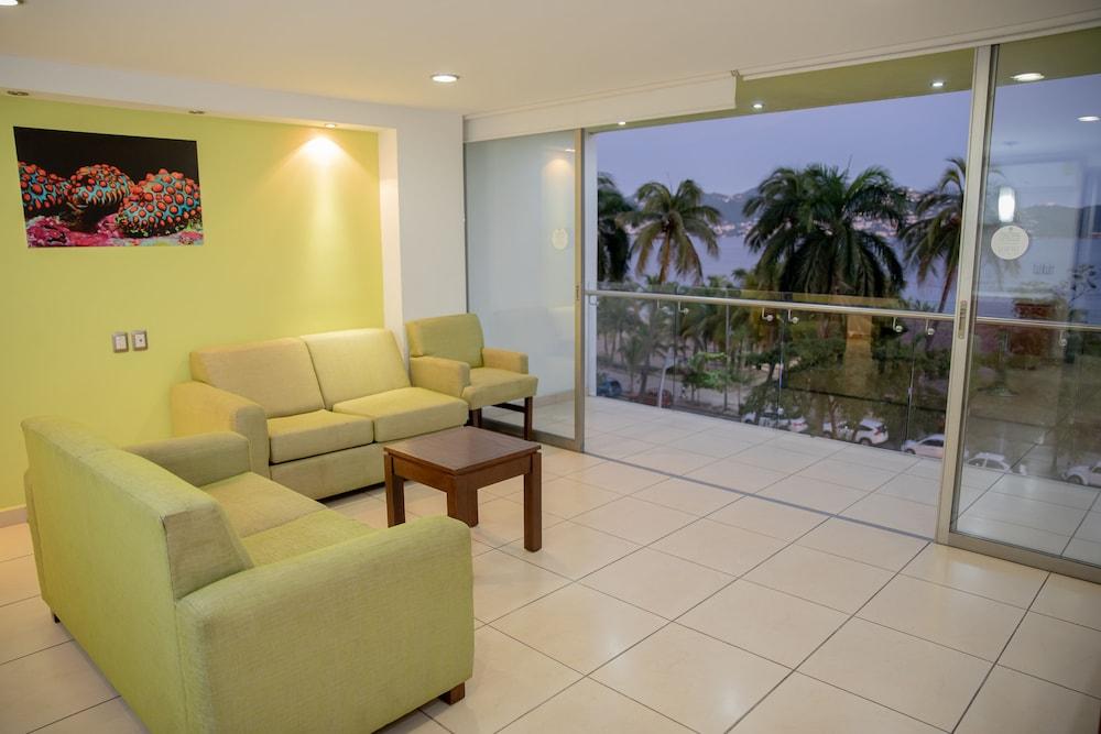 Ramada By Wyndham Acapulco Hotel & Suites Dış mekan fotoğraf