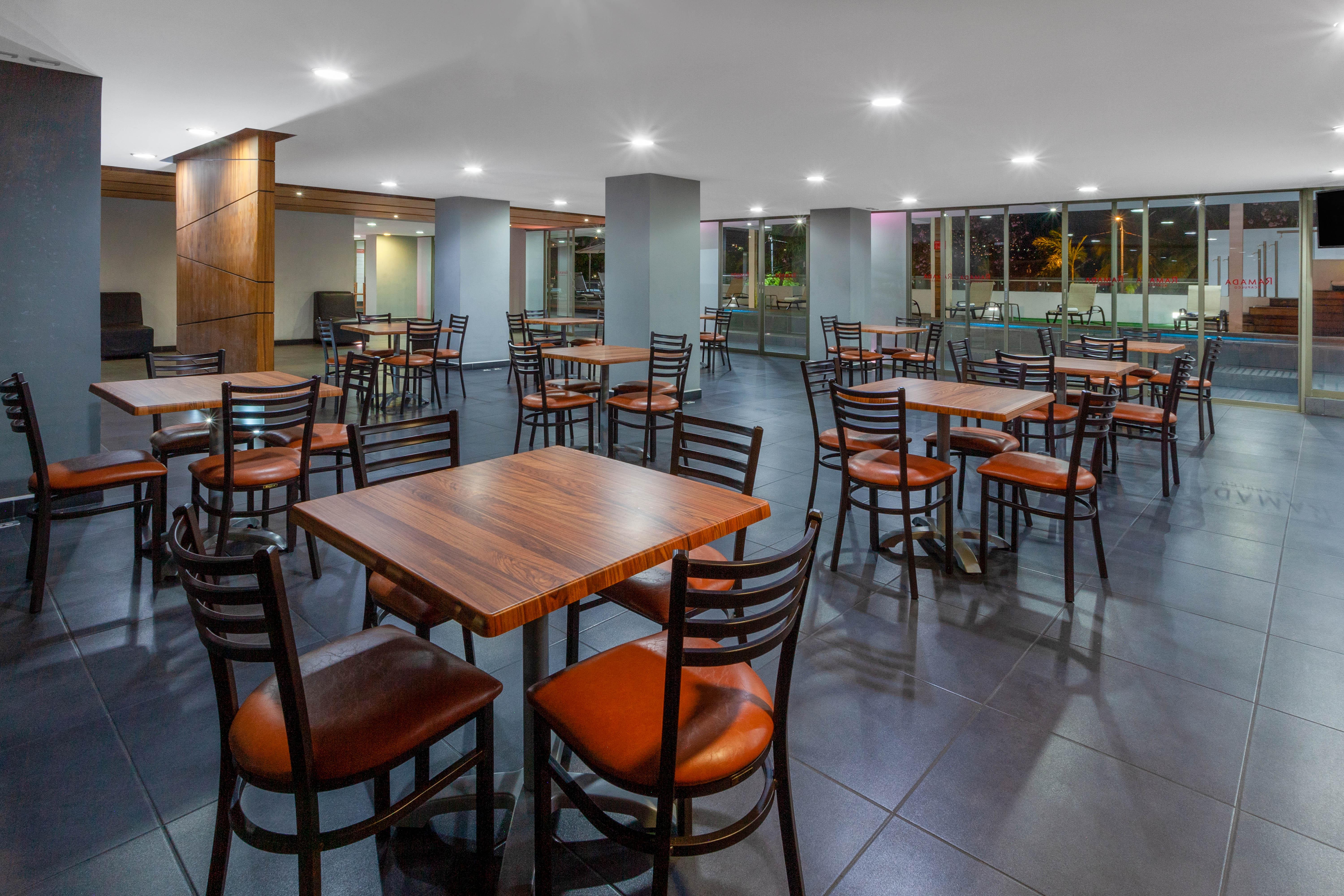 Ramada By Wyndham Acapulco Hotel & Suites Dış mekan fotoğraf