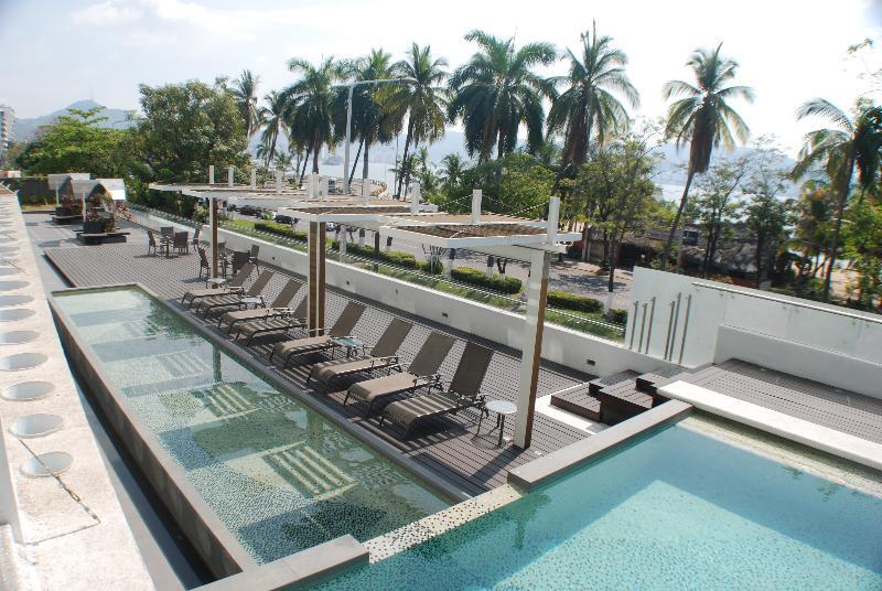 Ramada By Wyndham Acapulco Hotel & Suites Dış mekan fotoğraf