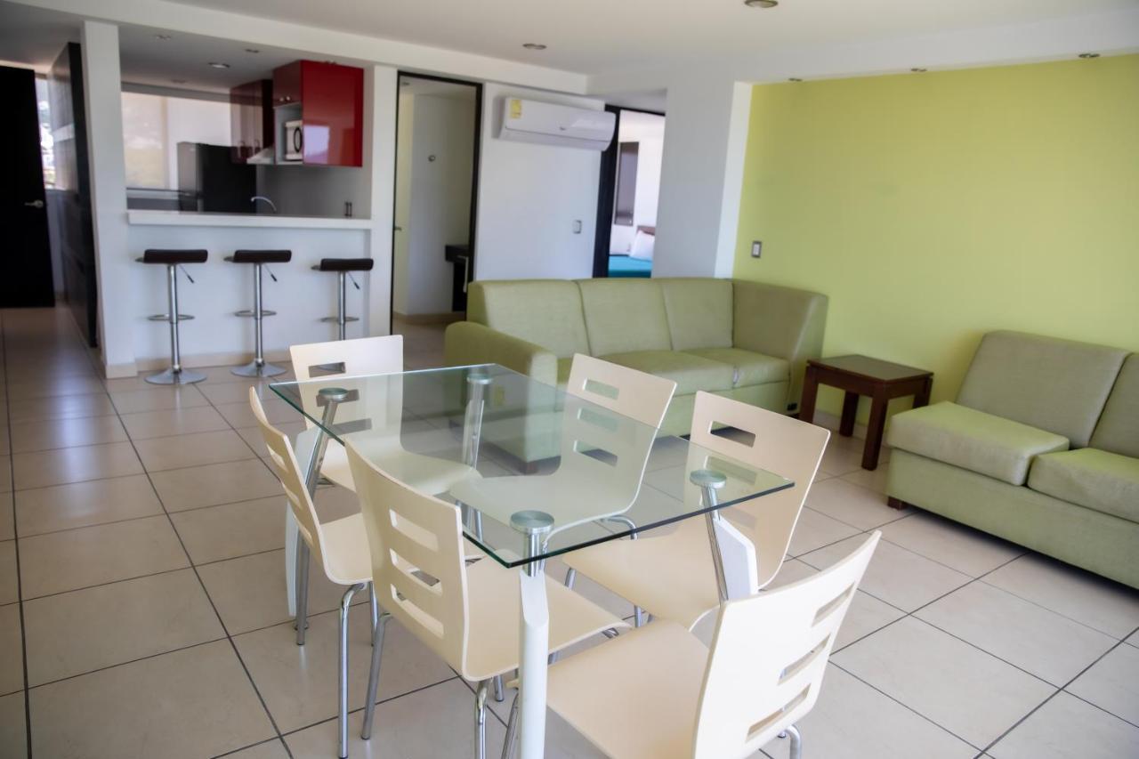 Ramada By Wyndham Acapulco Hotel & Suites Dış mekan fotoğraf